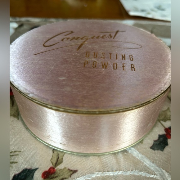Vintage Conquest Dusting Powder - Dorothy Perkins Co. 1940's - St. Louis, MO - Picture 2 of 7